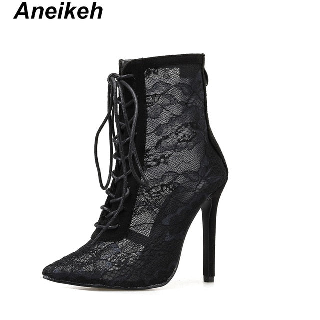Aneikeh Boots