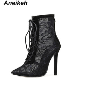 Aneikeh Boots